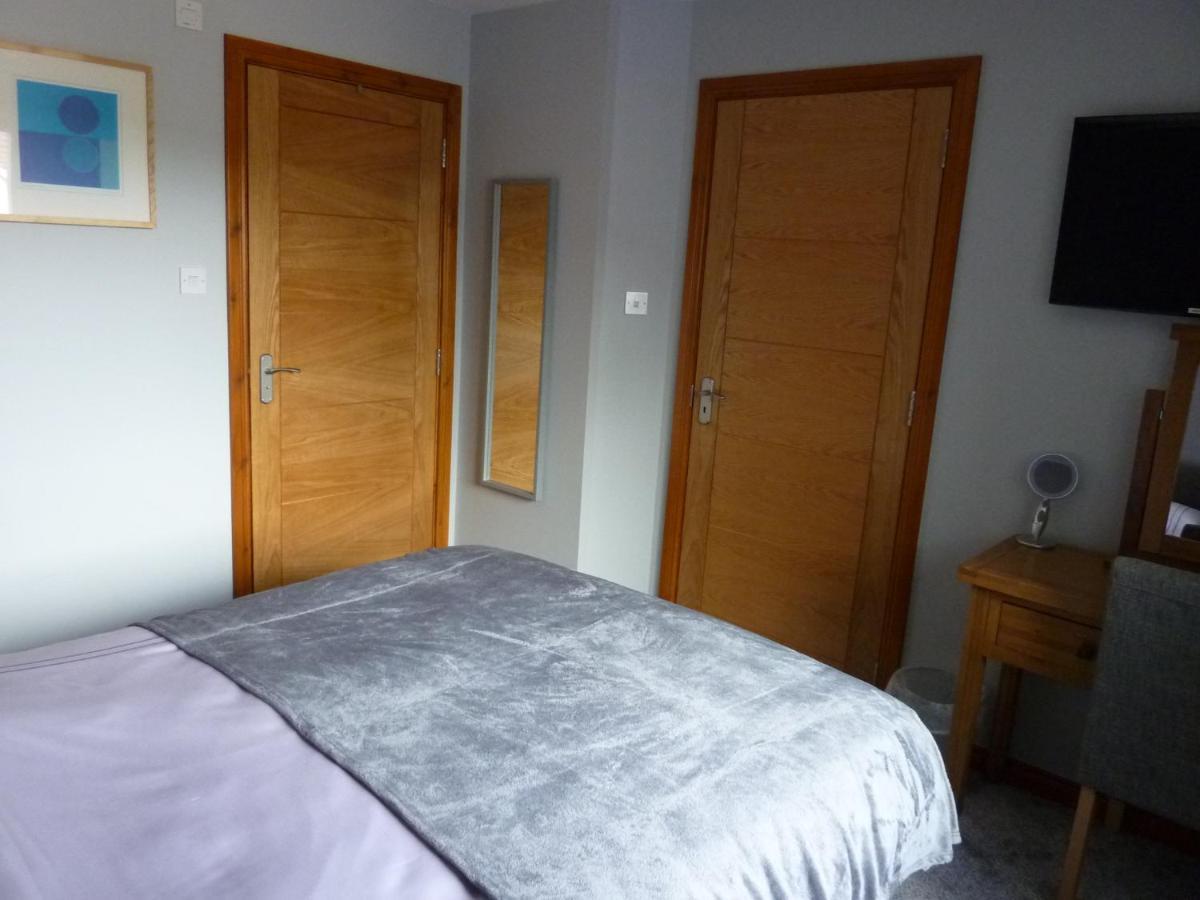 Inverness. Private Double Room With En Suite. Room Only. Exterior photo